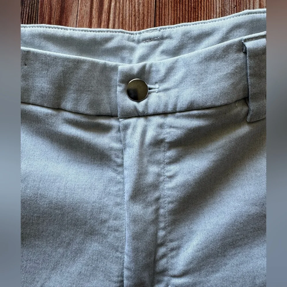 Lululemon Commission Relaxed Short Qwick Oxford Light Gray Sz 36 Flat Front